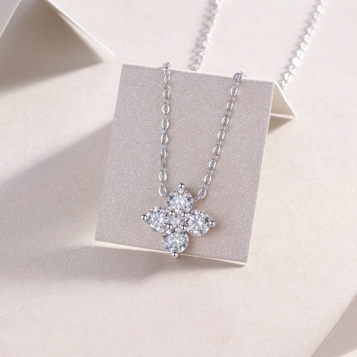 Four leaf Clover - Moissanite Pendant Necklace | Round Brilliant Cut S925 Sterling Silver
