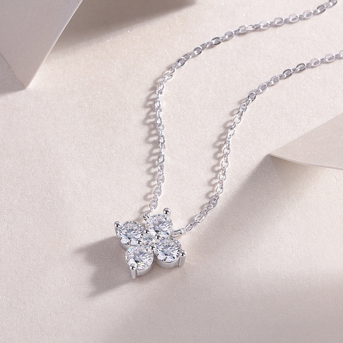 Four leaf Clover - Moissanite Pendant Necklace | Round Brilliant Cut S925 Sterling Silver