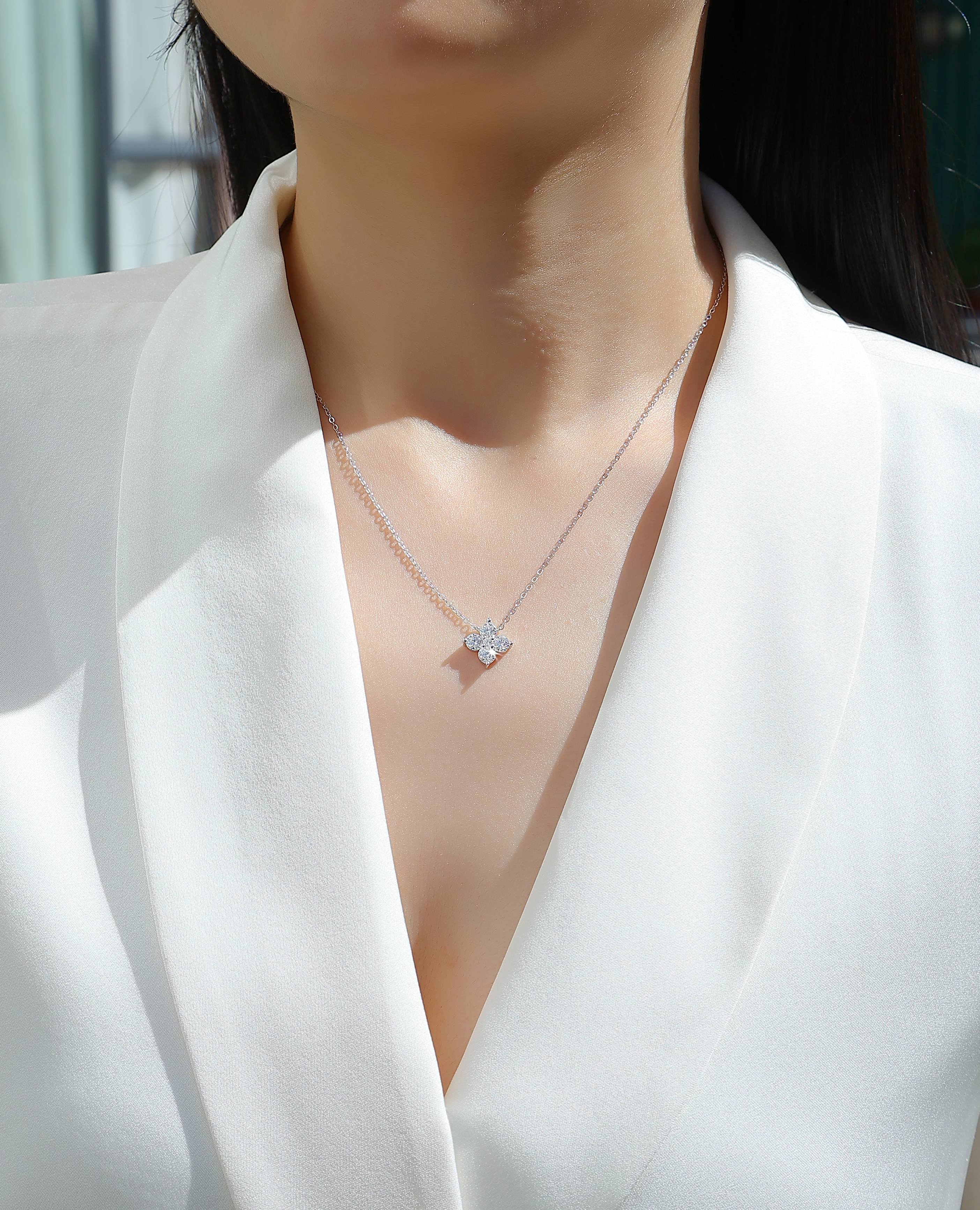 Four leaf Clover - Moissanite Pendant Necklace | Round Brilliant Cut S925 Sterling Silver